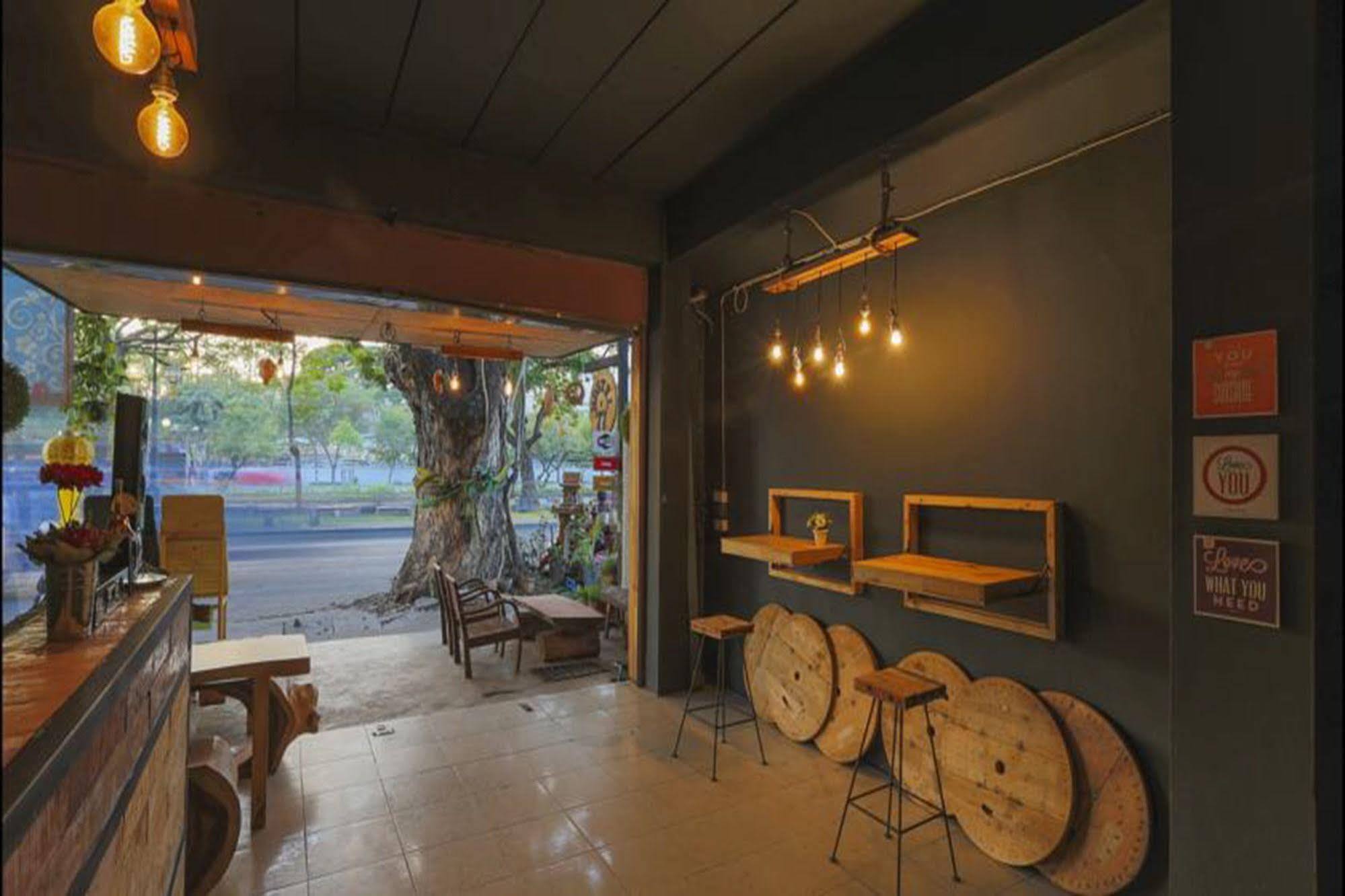 Cham Cha Hostel 치앙마이 외부 사진