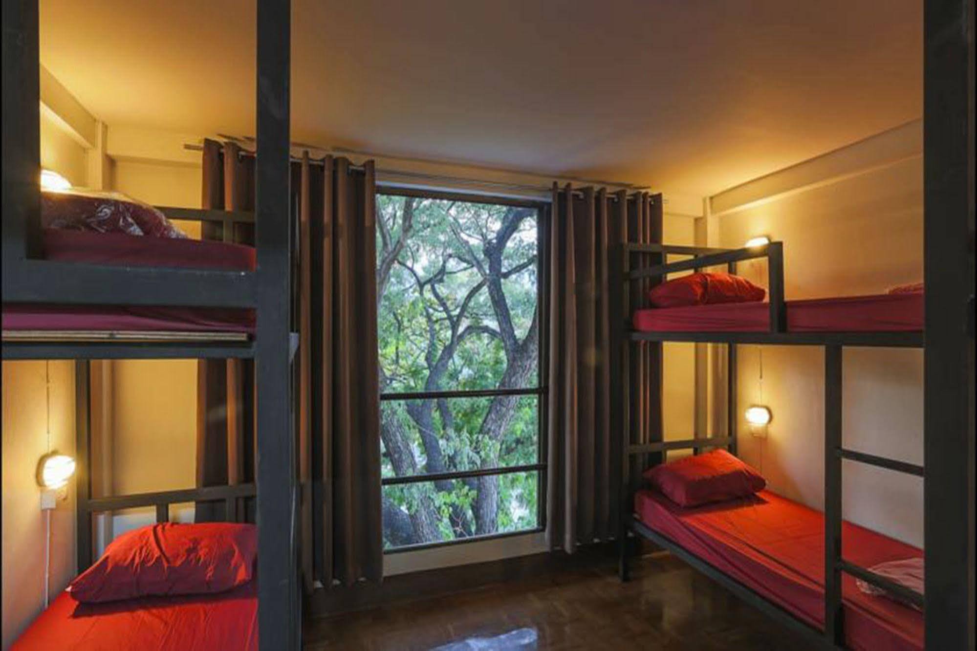 Cham Cha Hostel 치앙마이 외부 사진