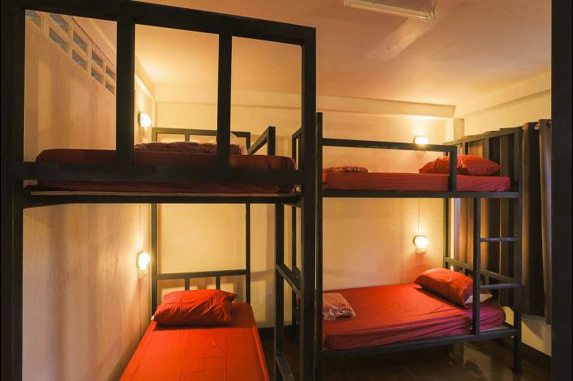 Cham Cha Hostel 치앙마이 외부 사진