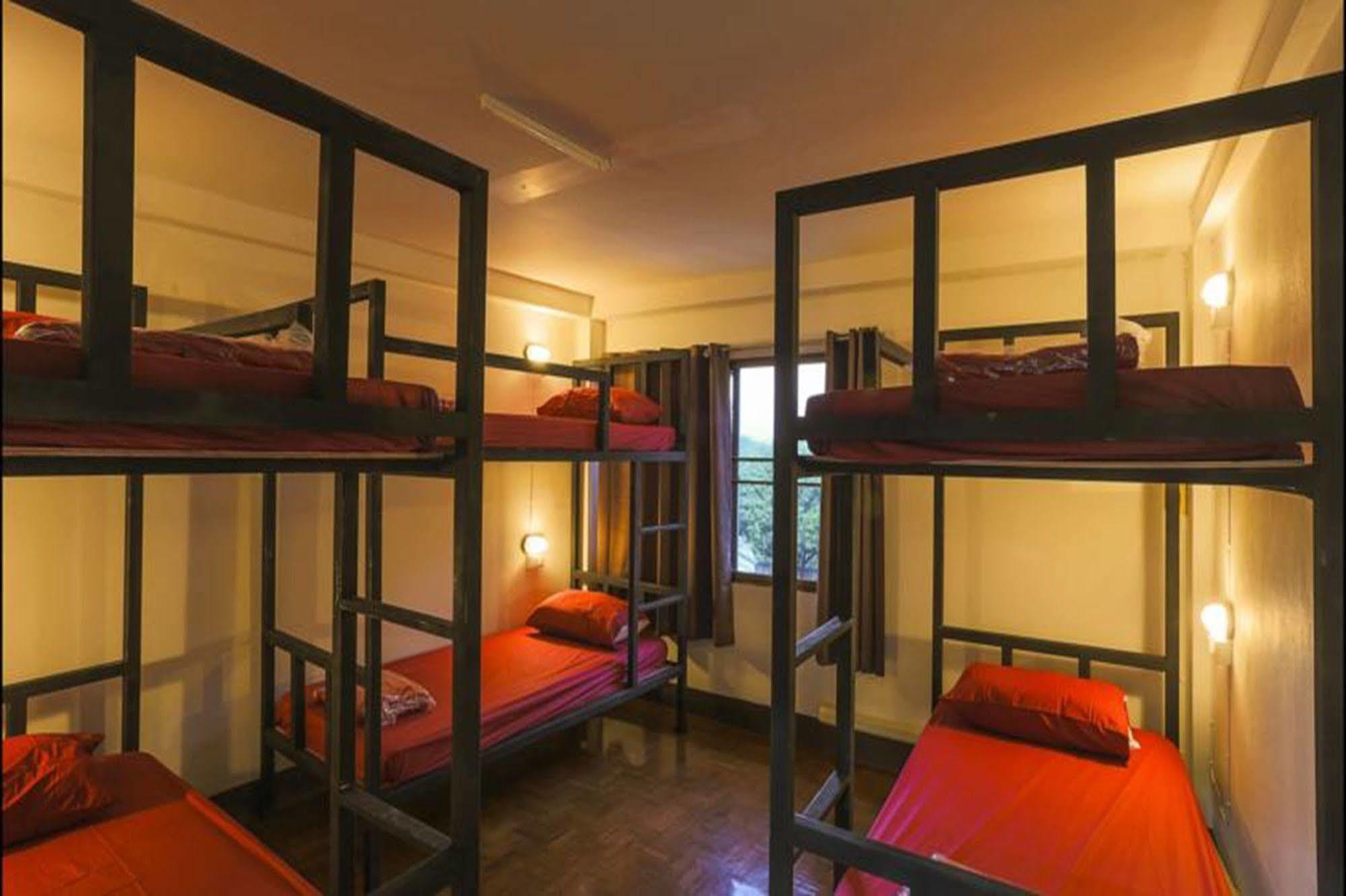 Cham Cha Hostel 치앙마이 외부 사진