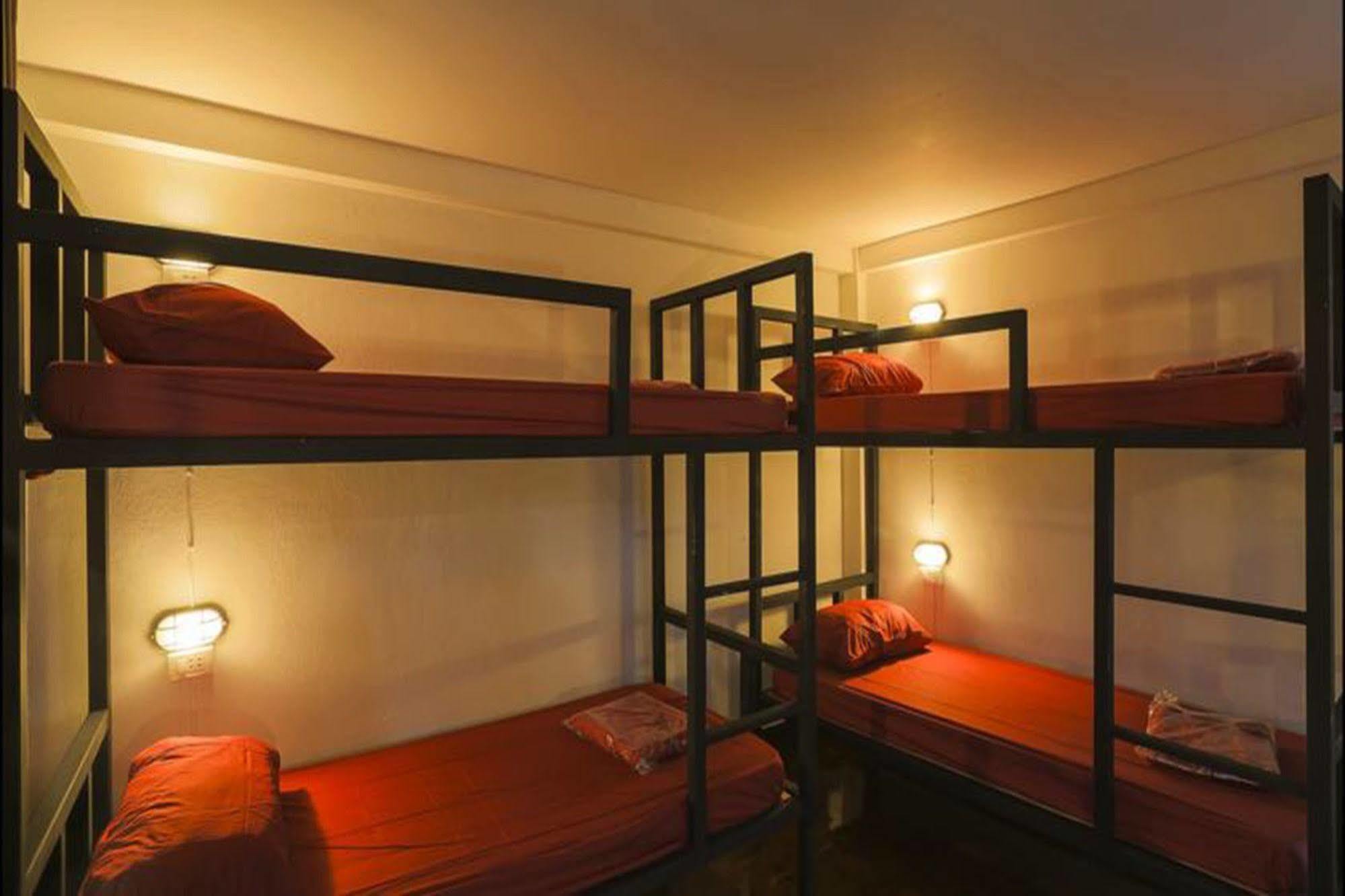 Cham Cha Hostel 치앙마이 외부 사진
